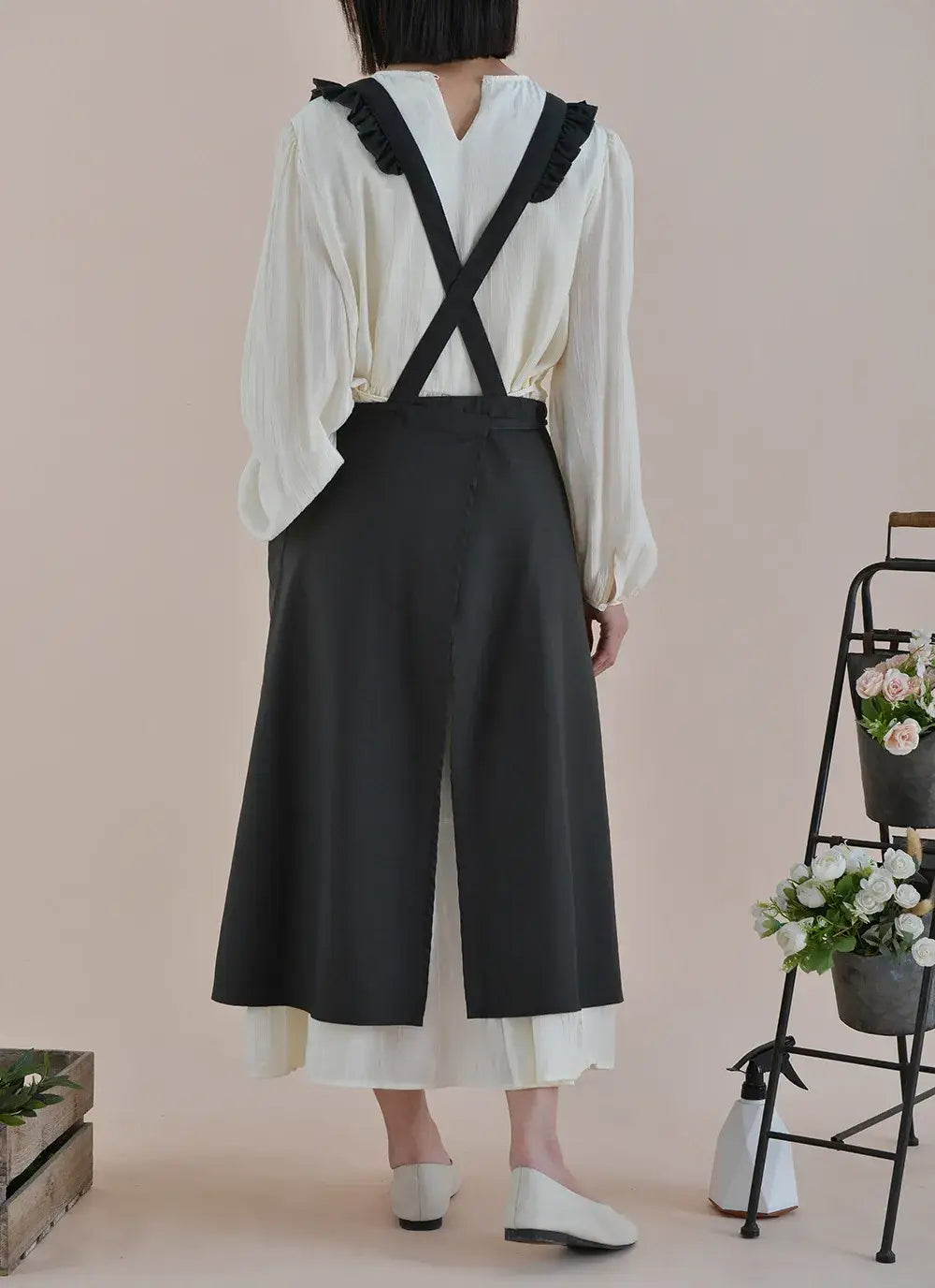 Black Long Ruffle Sleeve Japanese Apron