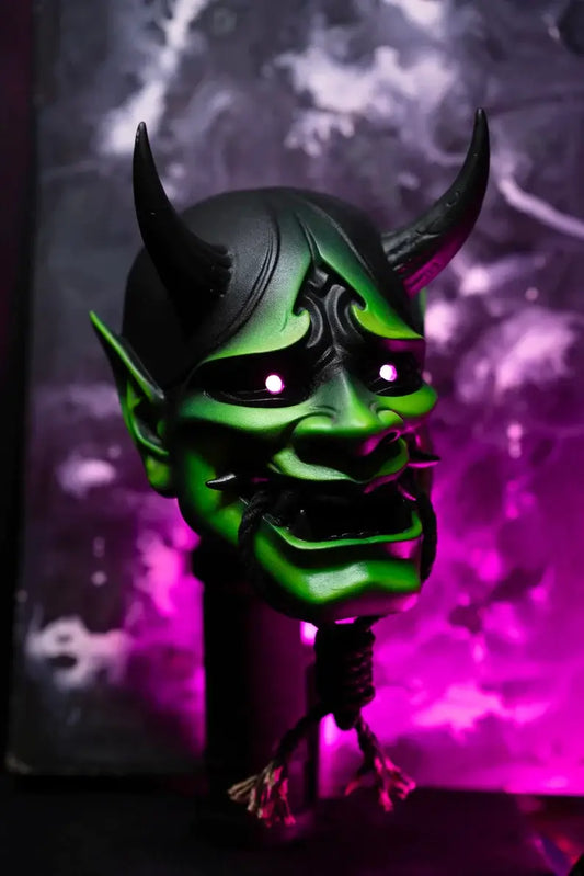 Maschera decorativa Hannya nera e verde