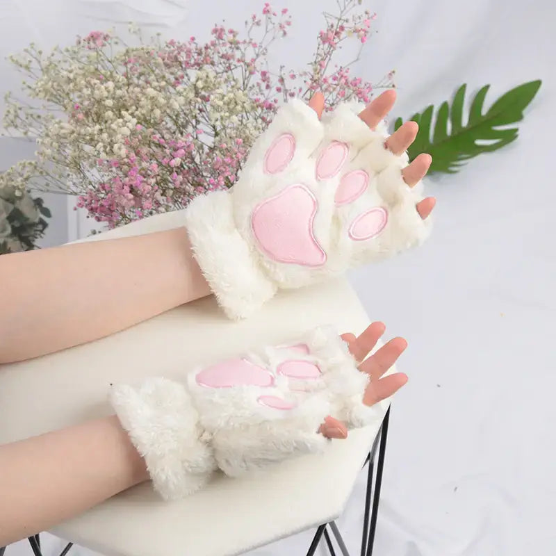 White Fluffy Cat Paw Gloves