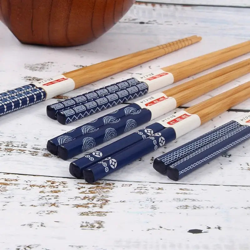 Traditional Pattern Chopsticks Set