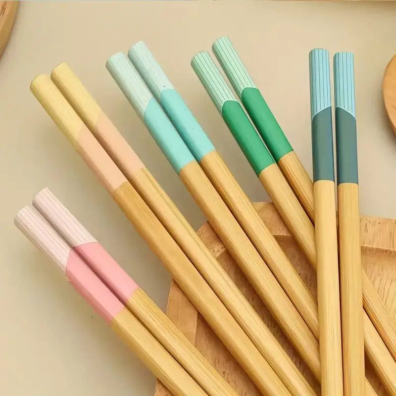 Juego de palillos coloridos en colores pastel