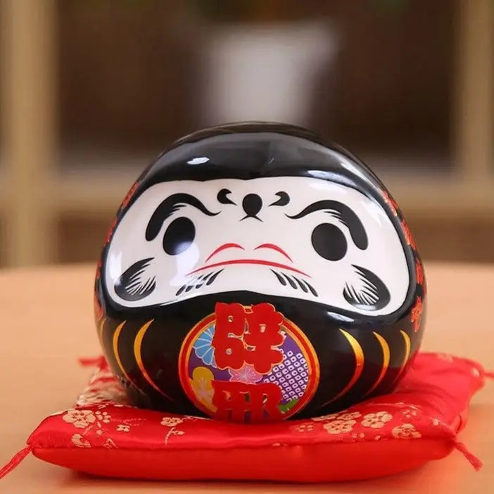 Poupée Daruma de protection noire