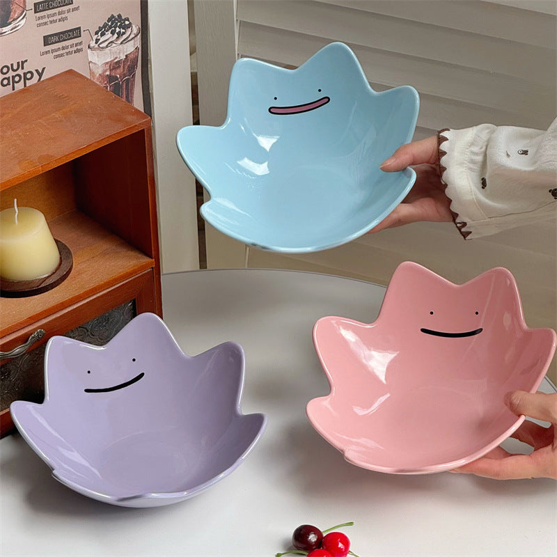 Ditto Ceramic Bowl color options held for display