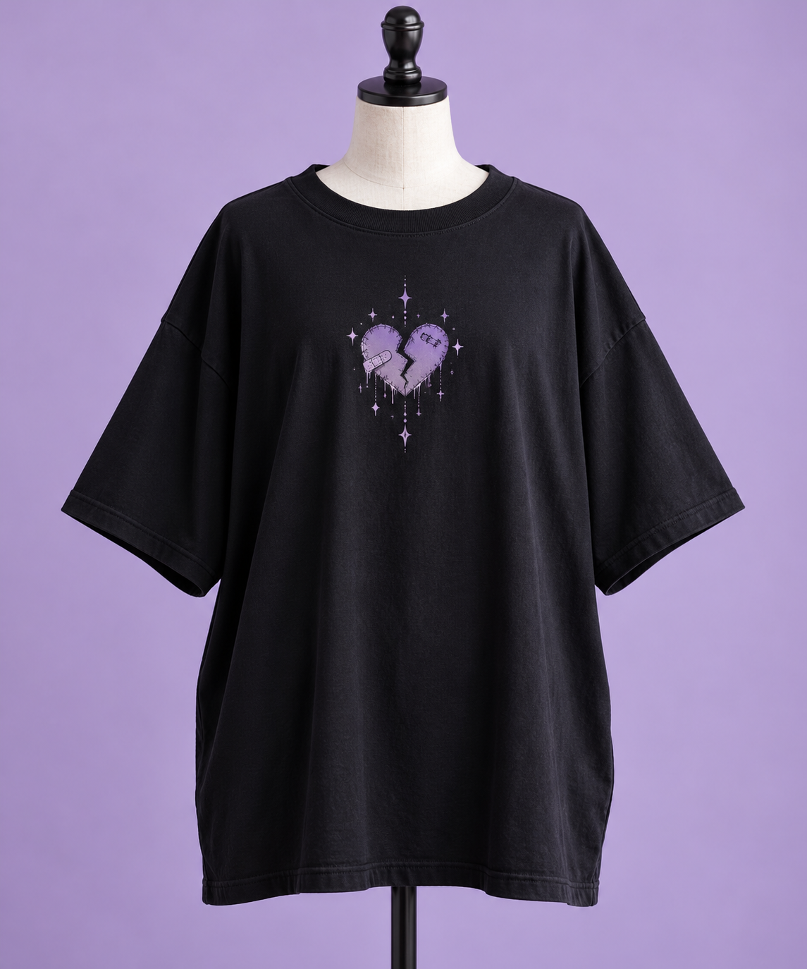 Black oversized Yami Kawaii T-shirt with lavender broken heart graphic