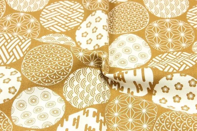 Furoshiki à motifs géométriques jaunes