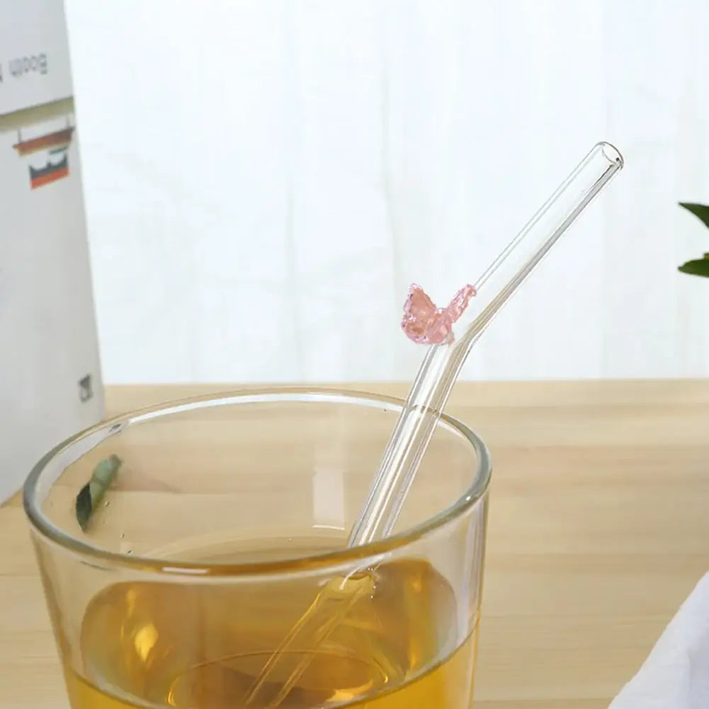 https://thejapanbox.com/cdn/shop/files/glass-straws-986.webp?v=1700997626&width=1445