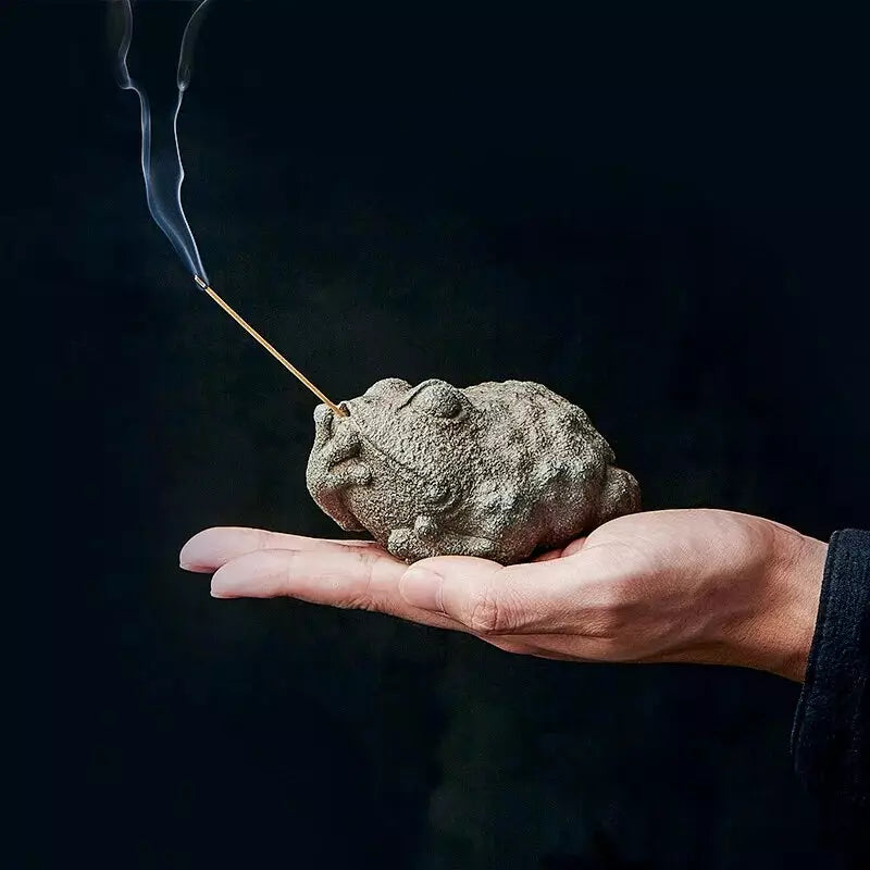 Bruciatore di incenso del rospo fumante