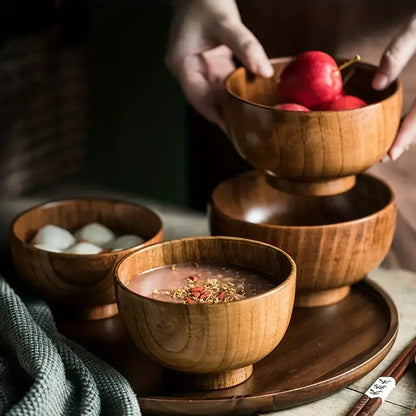 Cuenco de arroz de madera tradicional