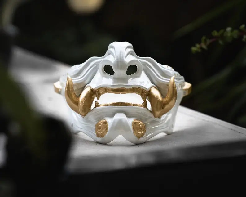 Maschera Oni Samurai bianca dorata