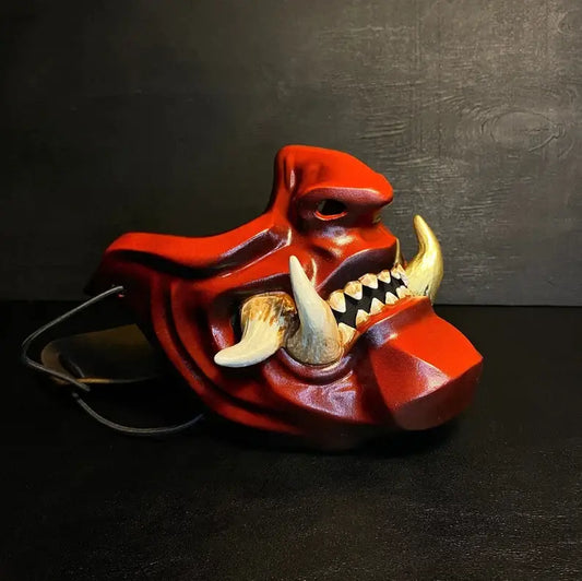 Masque de samouraï démon Oni rouge sang