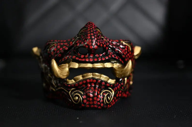 Maschera Oni Samurai in oro punto rosso