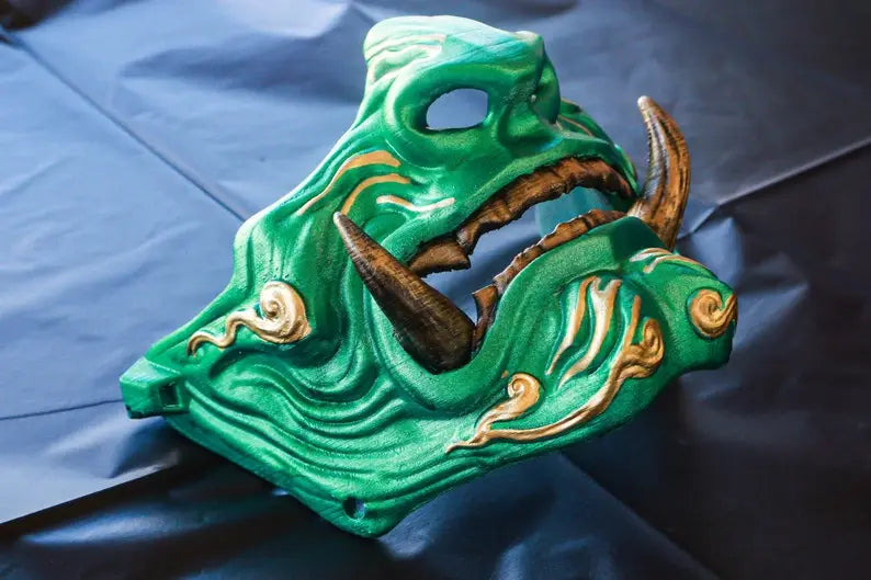 Maschera da samurai demone Oni oro e verde