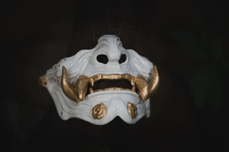 Masque de samouraï Oni blanc doré