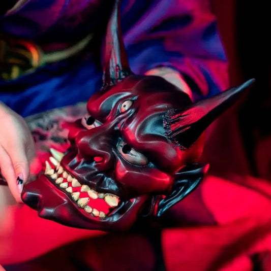 Masque de démon Oni rouge et noir