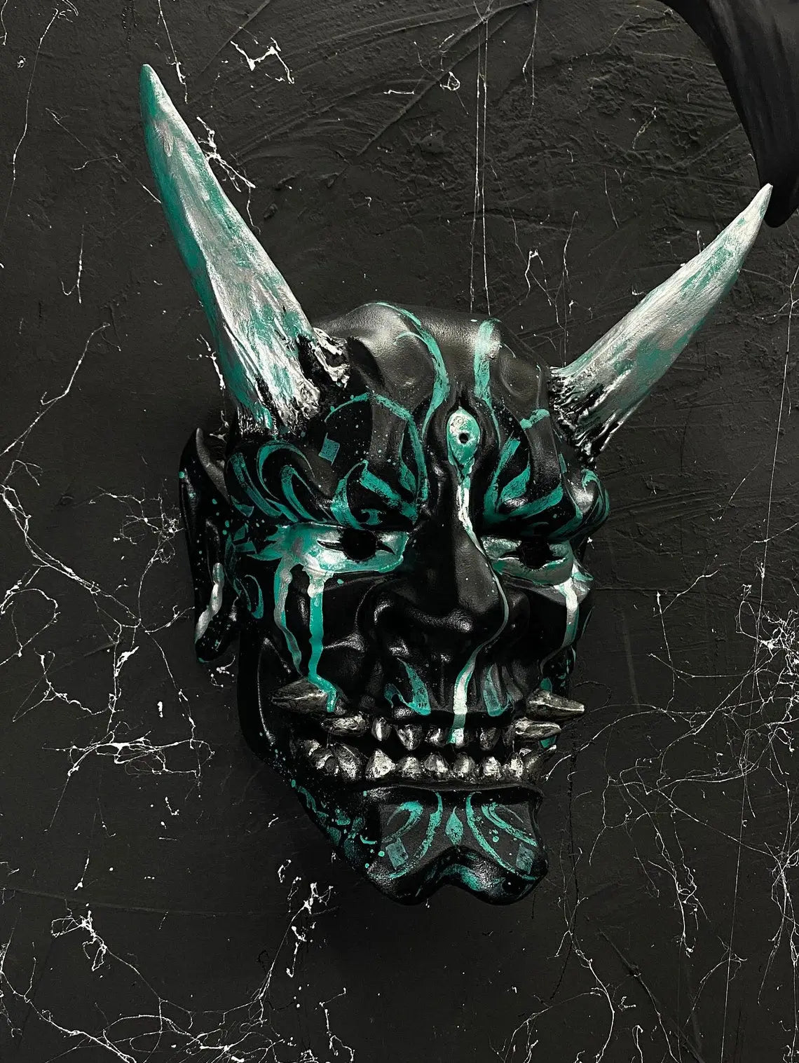 Masque de démon Oni de calligraphie turquoise