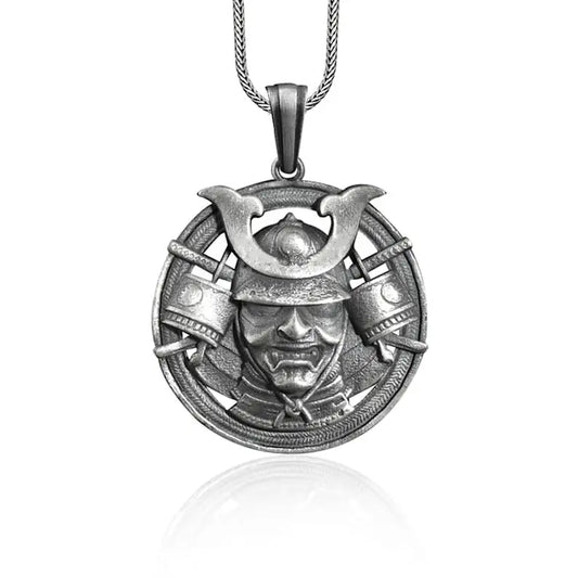 Collana in argento del guerriero samurai