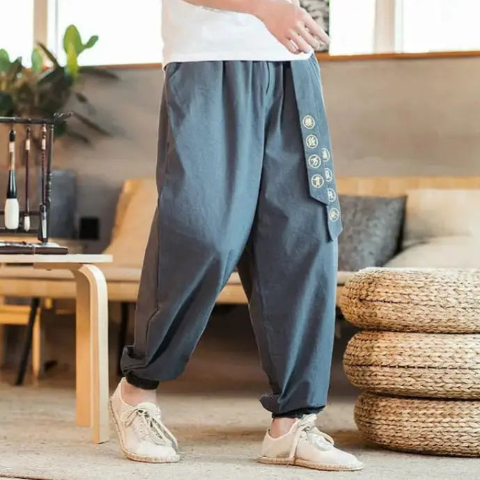 Pantaloni leggeri con cintura ampia