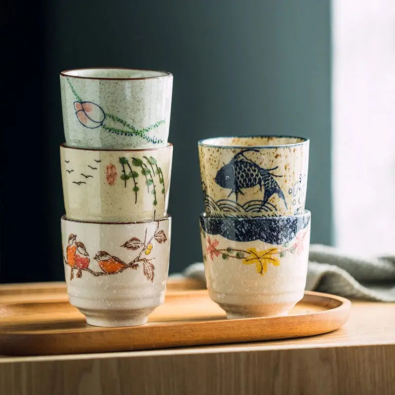 Taza de té japonesa de estilo vintage