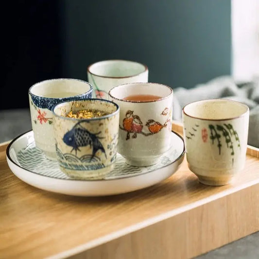 Taza de té japonesa de estilo vintage
