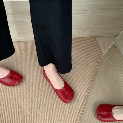 Scarlet Red Jikatabi Shoes