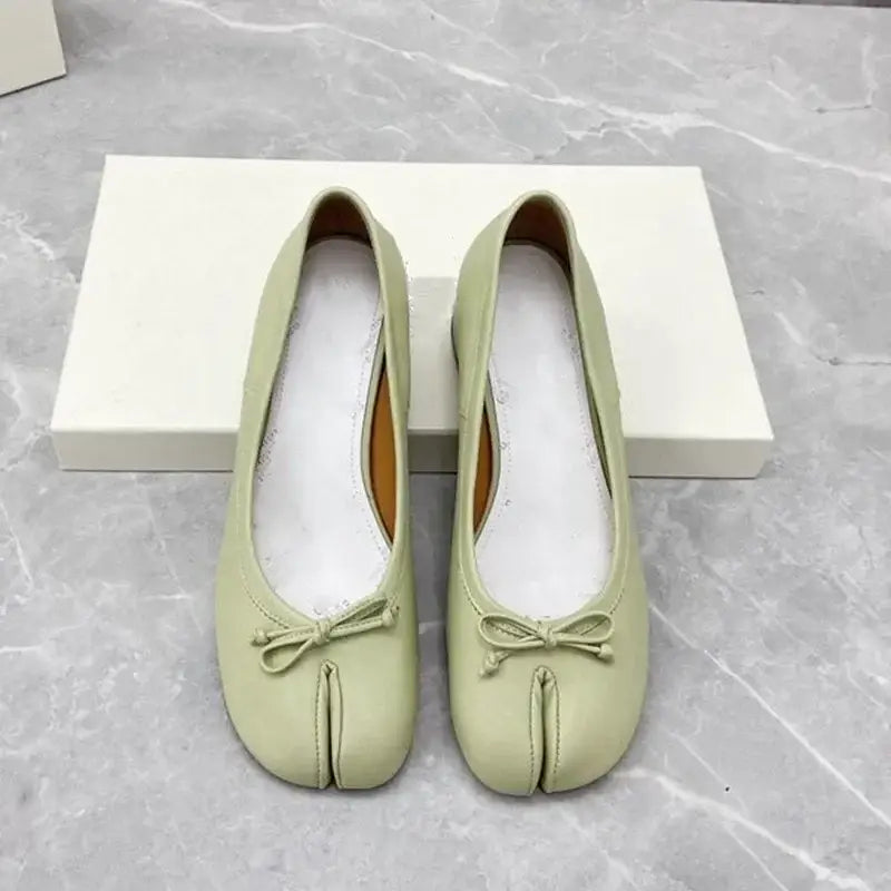 Elegant Mint Jikatabi Heels