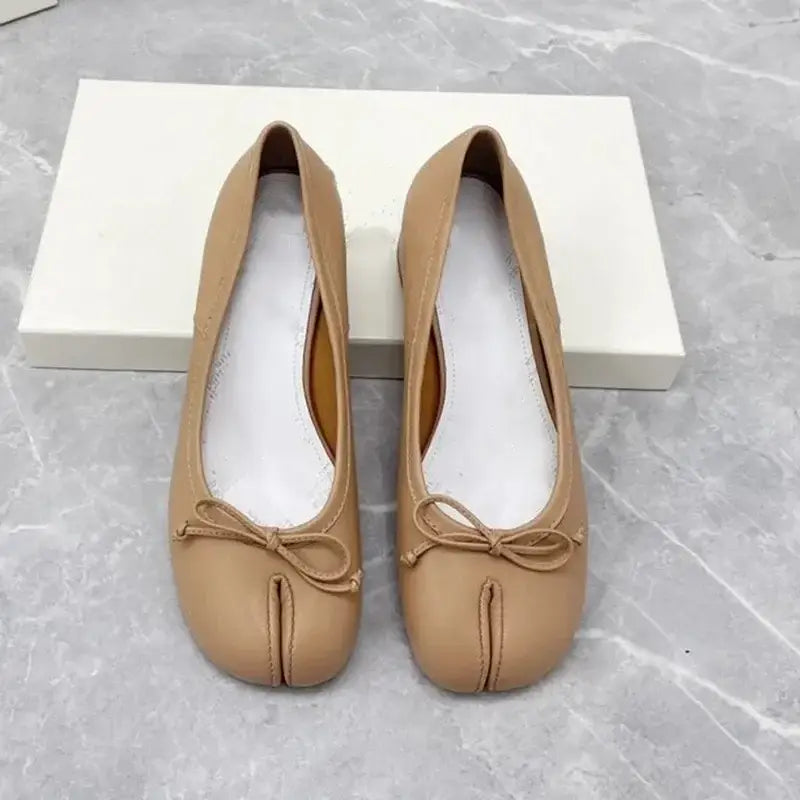 Elegant Beige Jikatabi Heels