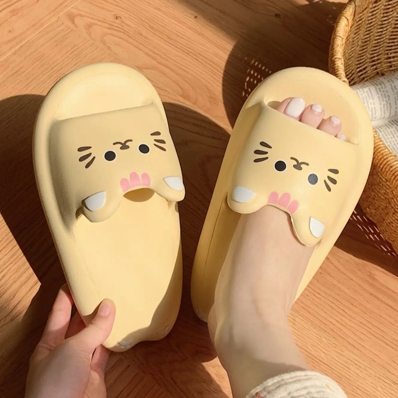 Comfy Cat Face Kawaii Slippers