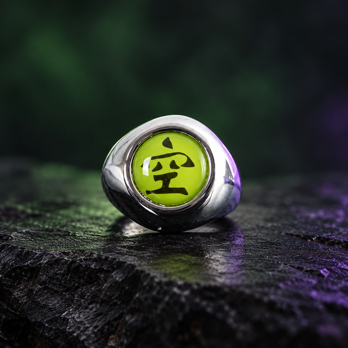 Orochimaru Ku ring with lime-green 空 face in a forest-green studio