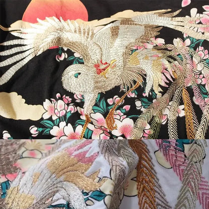 T-shirt con ricamo uccello gru Sakura