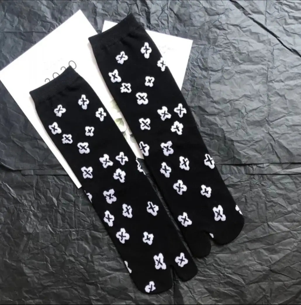 White Sakura Black Tabi Socks
