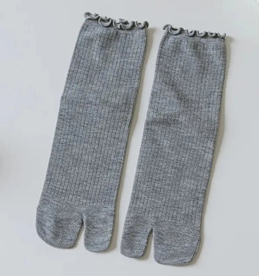 Calcetines tabi tobilleros de encaje gris