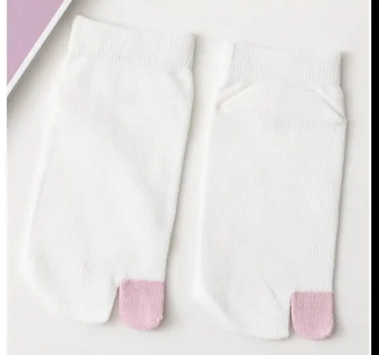 Chaussettes Tabi blanches à bout rose