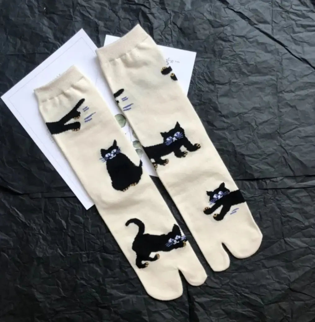 Black Cat Beige Tabi Socks