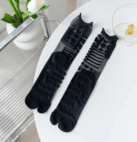Black Ribbed Thin Silk Tabi Socks