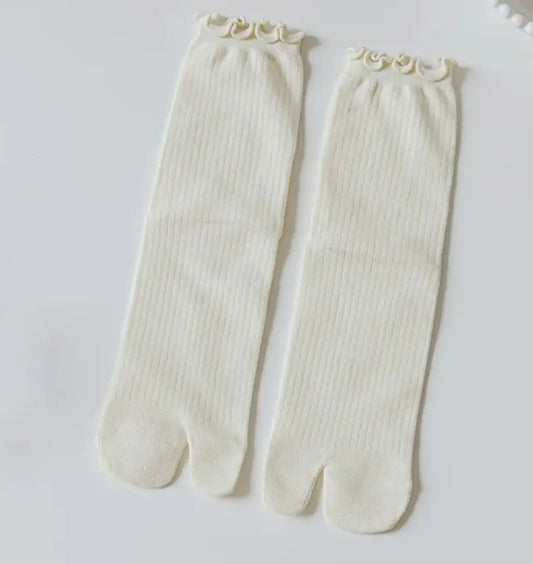Calcetines tabi tobilleros de encaje color crema