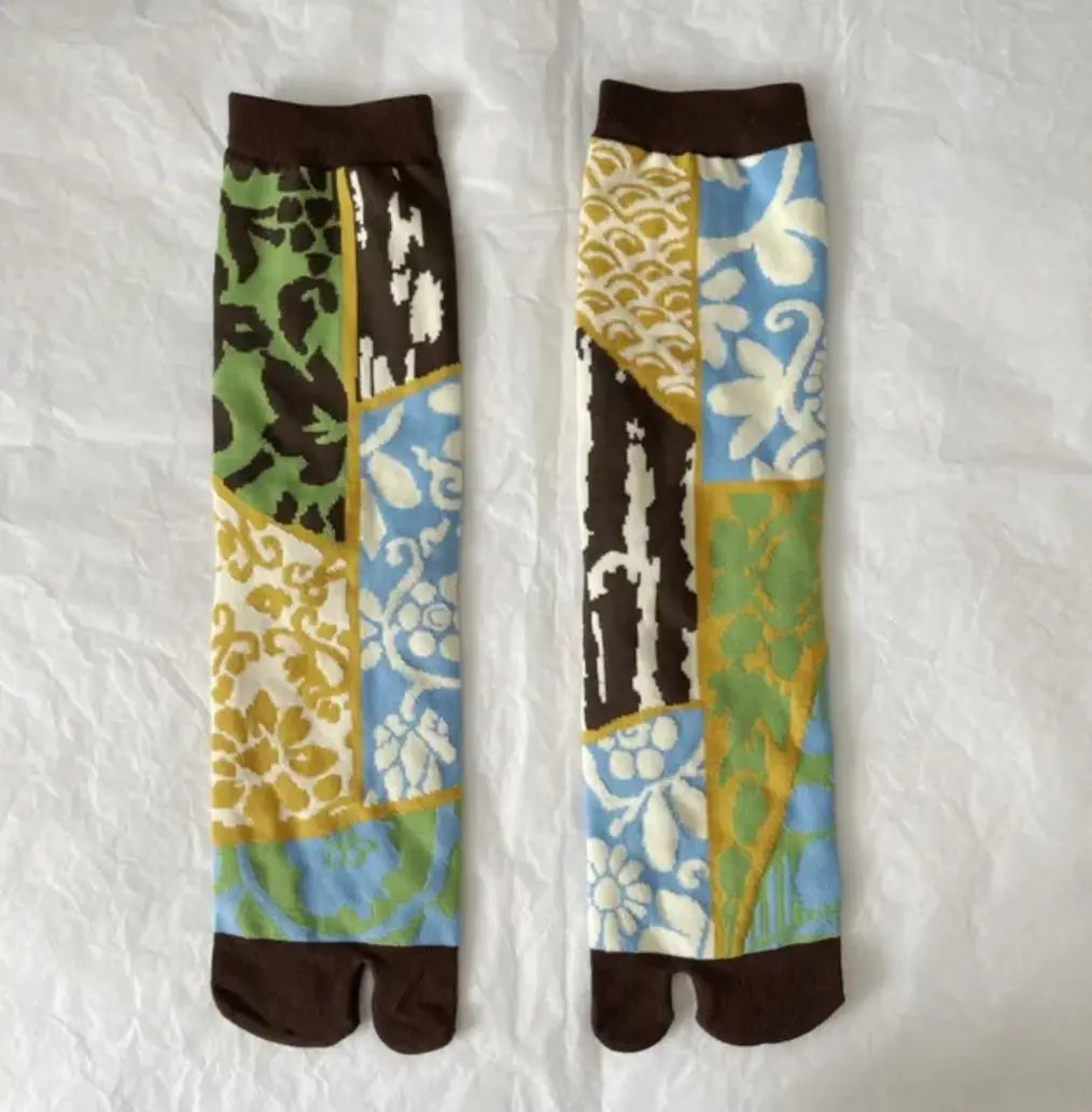 Green & Blue Floral Pattern Tabi Socks