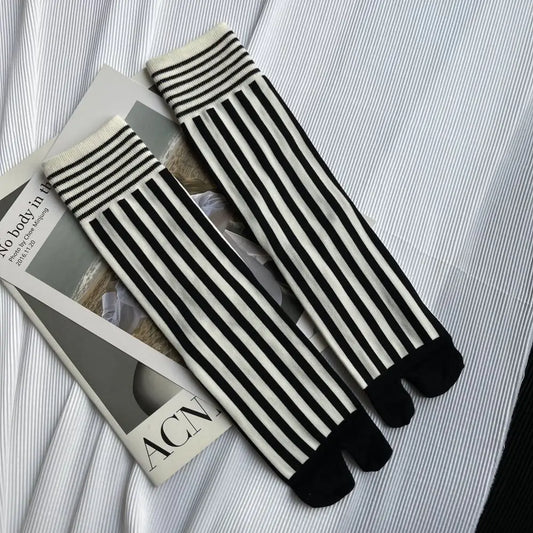 Black Stripes Tabi Socks