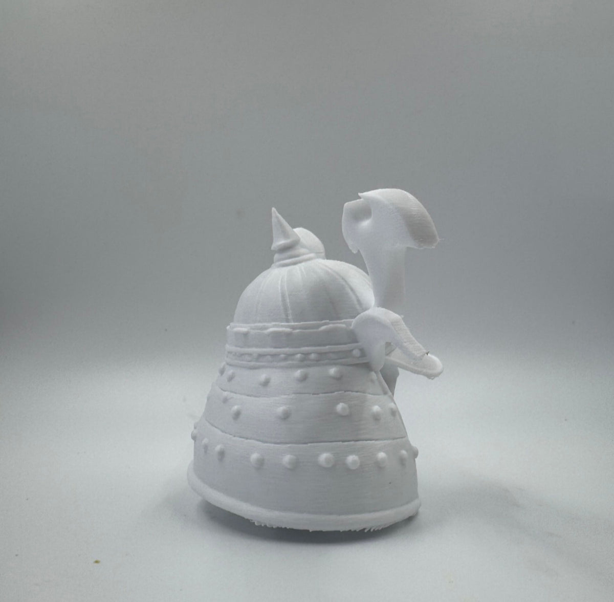 Rear view of the white samurai helmet and armor details