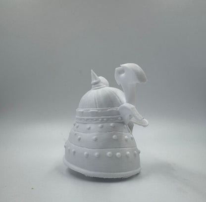 Rear view of the white samurai helmet and armor details