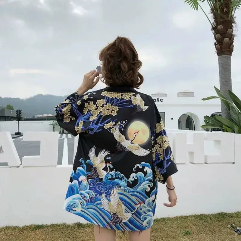 Giacca Kimono da donna nera con onde di uccelli