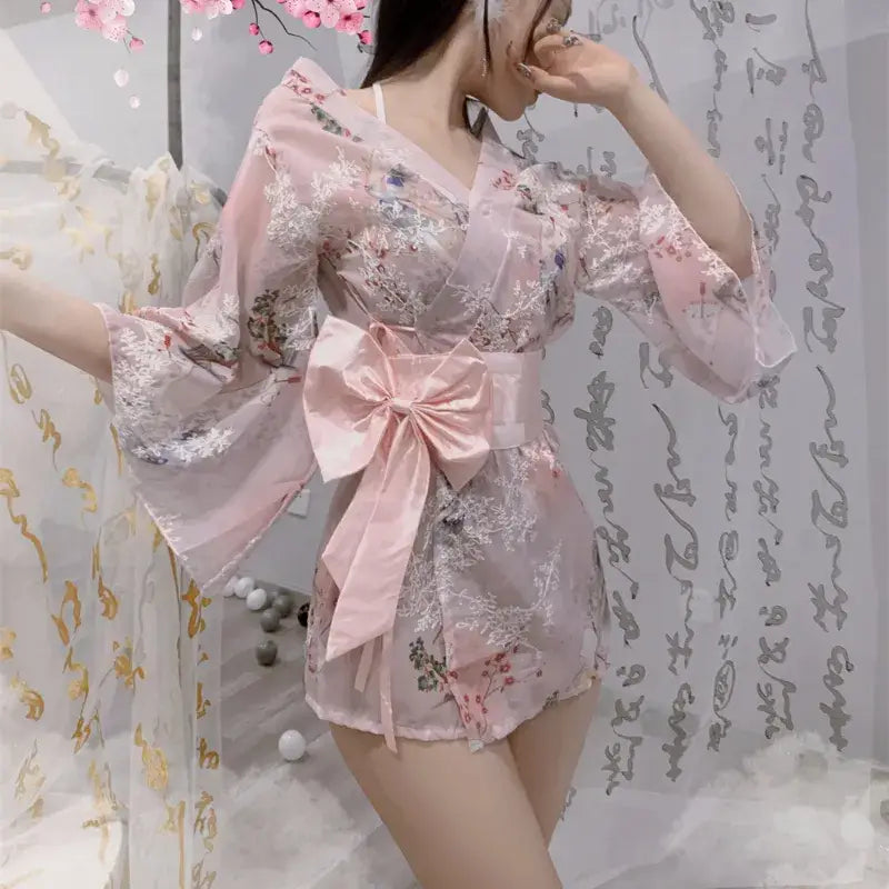 Kimono de mujer transparente bordado