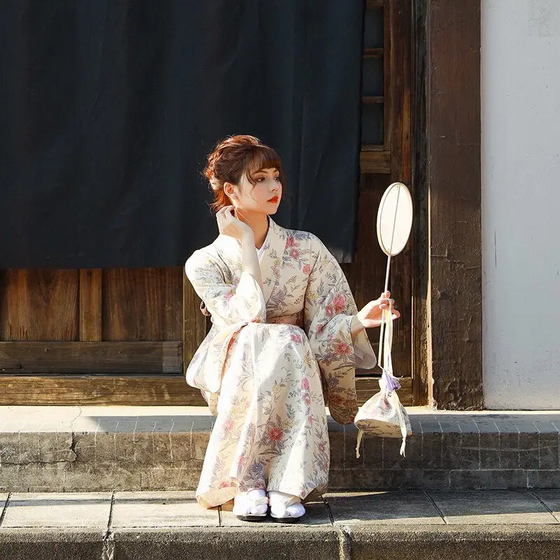 Kimono de mujer con patrón tradicional