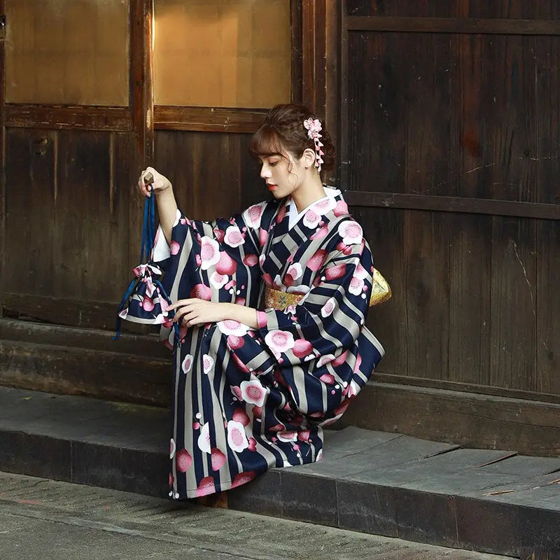 Kimono da donna a righe Sakura