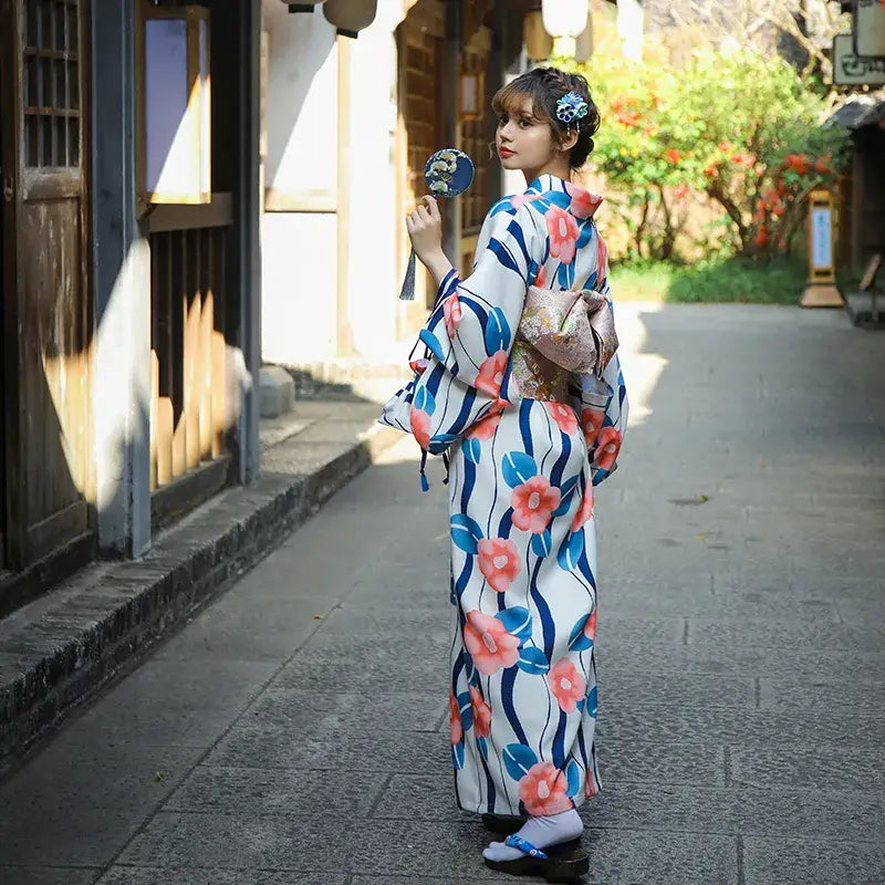 Waves Floral White Women’s Kimono