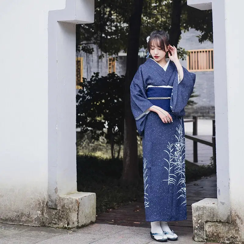 Kimono de mujer azul marino