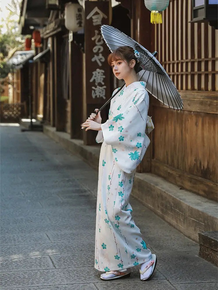 Kimono de mujer blanco Sakura verde