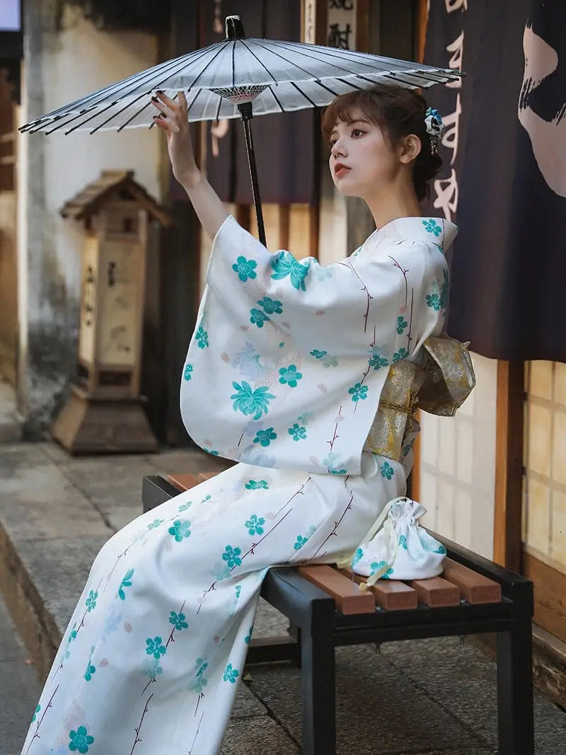 Kimono da donna bianco Sakura verde