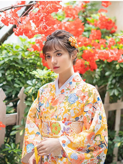 Kimono de mujer amarillo floral