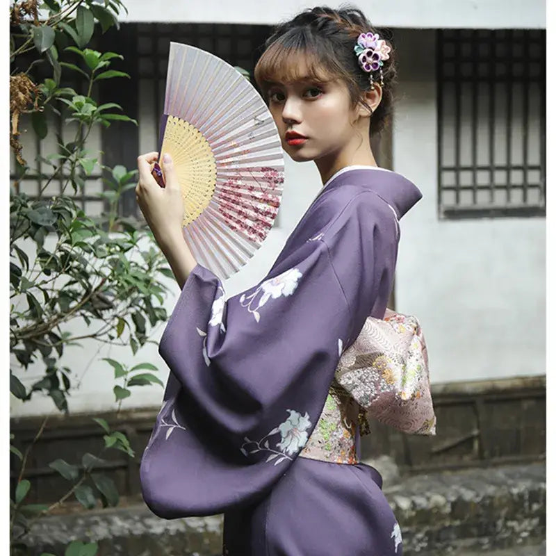Kimono da donna viola floreale bianco