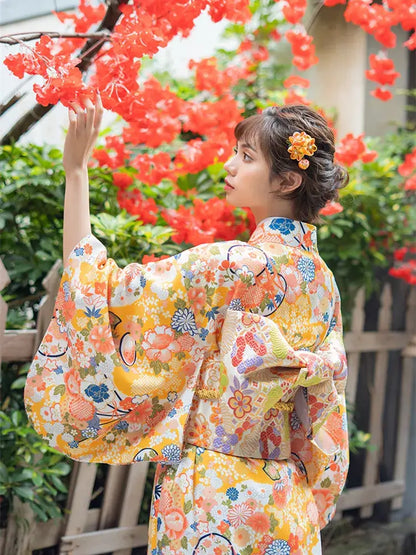 Kimono de mujer amarillo floral